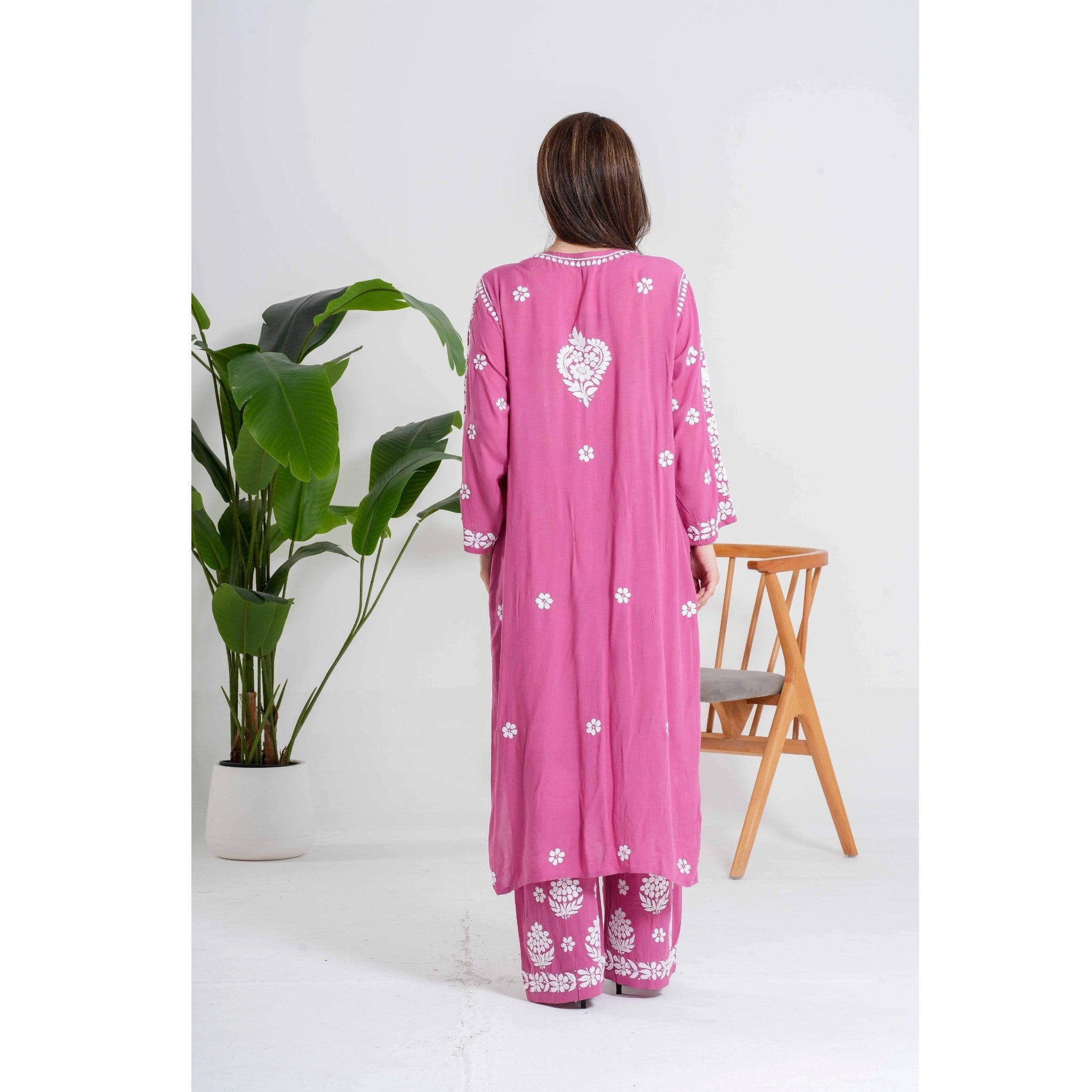 Gulaabi Saaz-Blush Pink Chikankari Handcraft suit