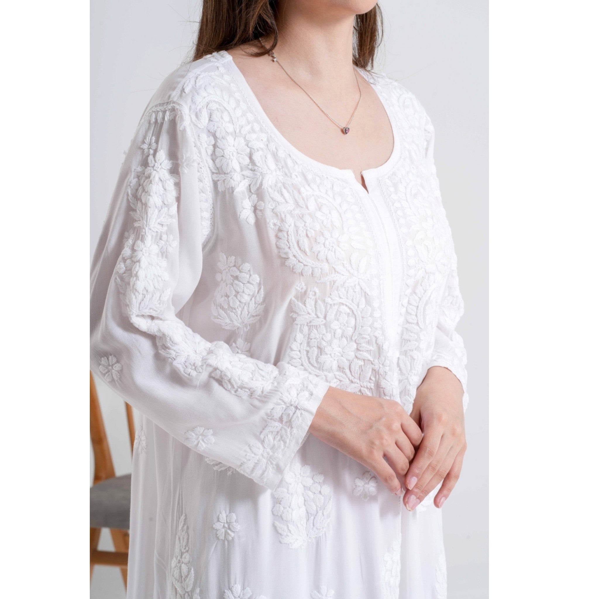 Safa – White Handcrafted Chikankari set