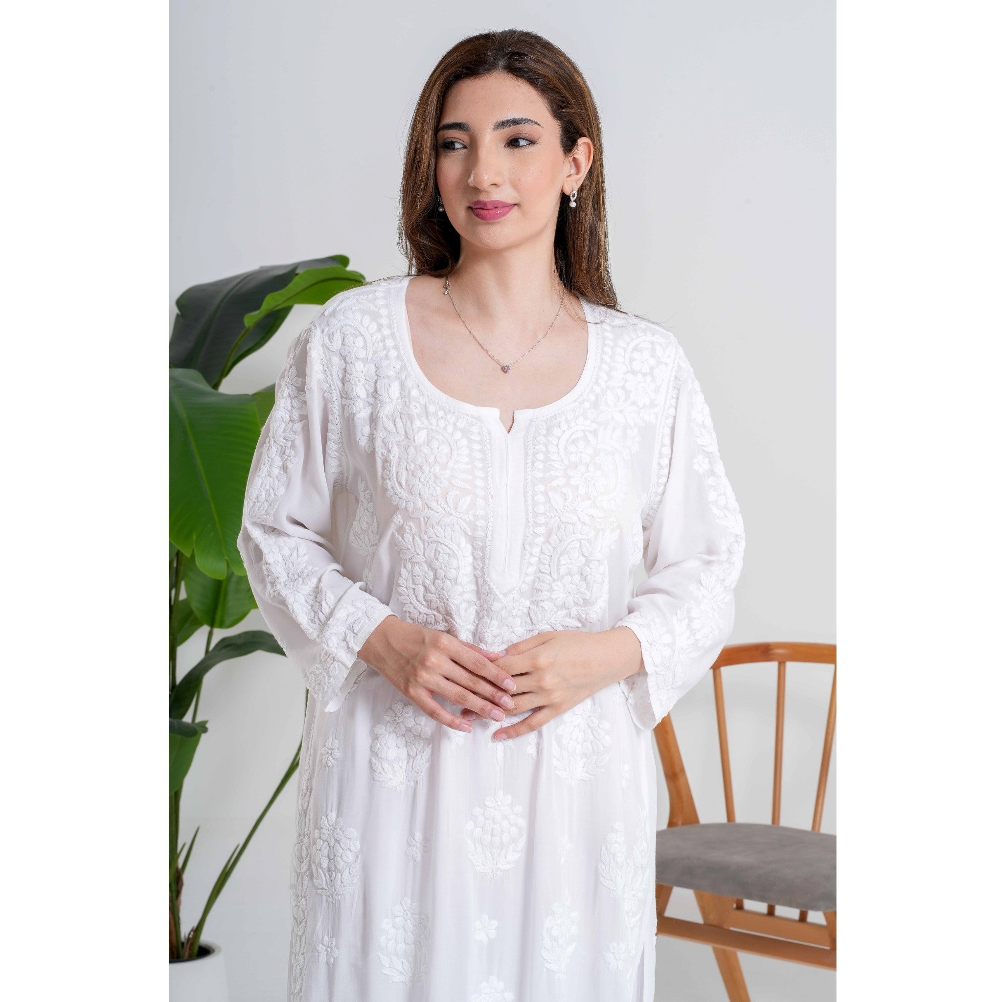 Safa – White Handcrafted Chikankari set